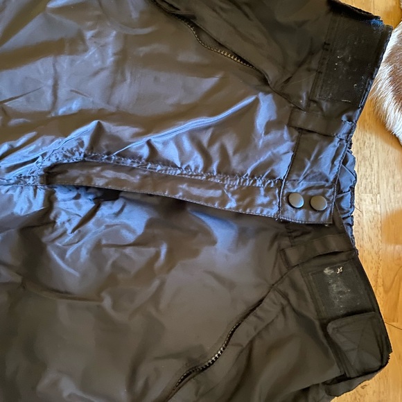 Women’s size medium Arctix ski pants, black - Picture 3 of 5